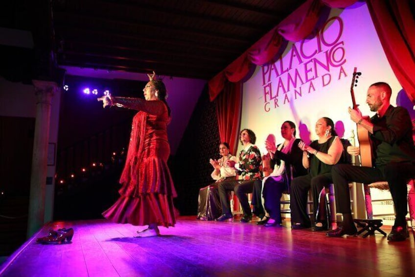 Experience Art at Palacio Flamenco Granada: with 5 Artists