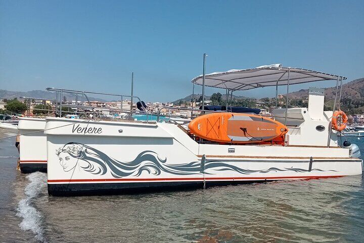 Venus catamaran