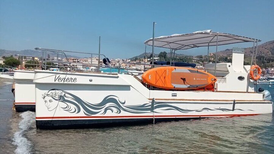 Venus catamaran