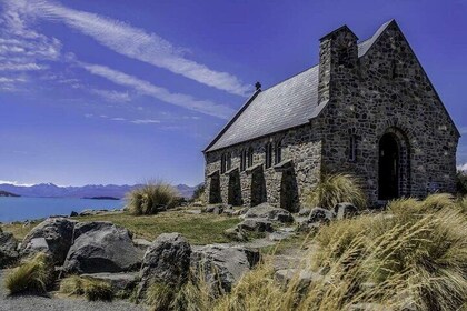 Mt Cook to Christchurch One-Way Small Group Tour via Lake Tekapo