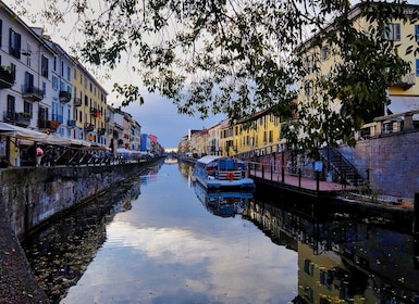 Milan: Navigli District Guided Canal Cruise