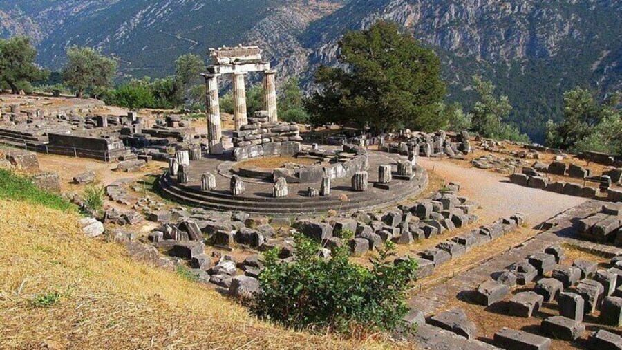 Full-Day Private Tour in Mystical Delphi and Arachova