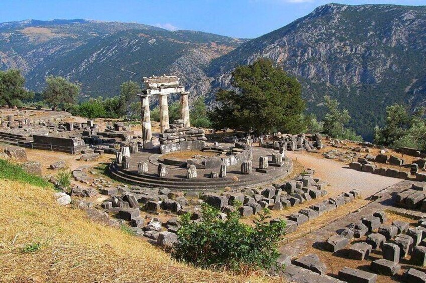 Full-Day Private Tour in Mystical Delphi and Arachova