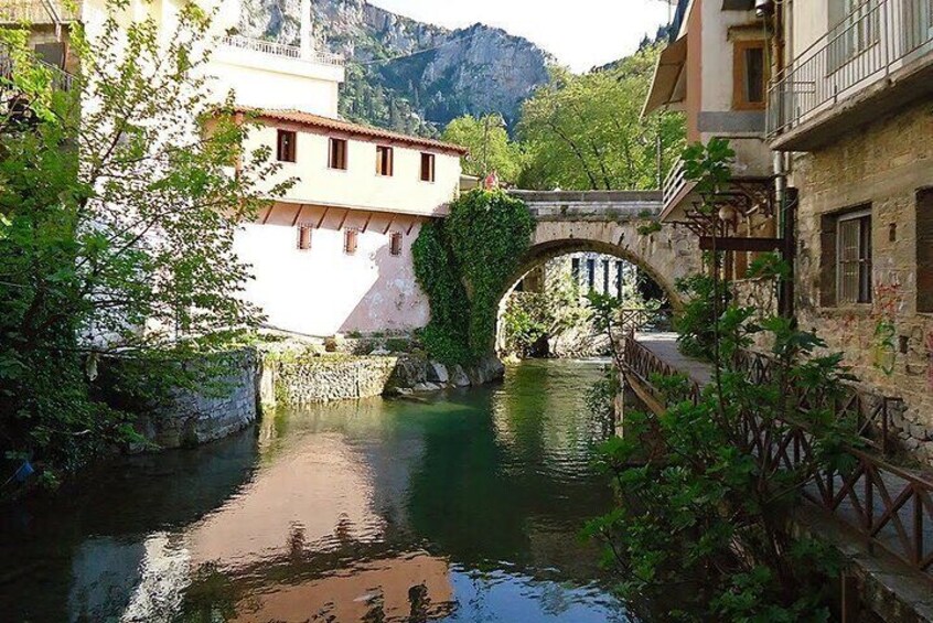 Full-Day Private Tour in Mystical Delphi and Arachova