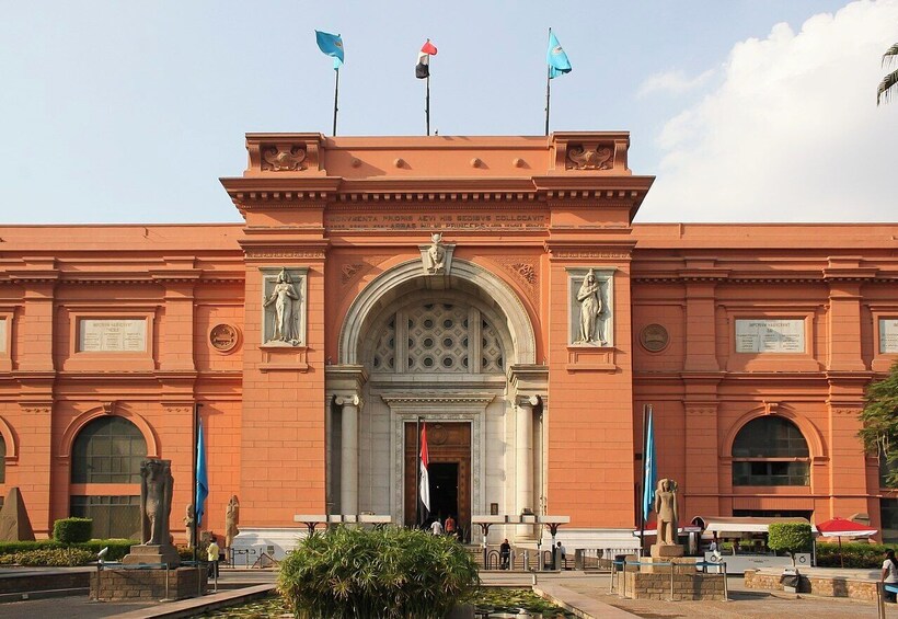 Giza Pyramids, The Egyptian Museum, Cairo Citadel and El Khan Bazaar in Cai
