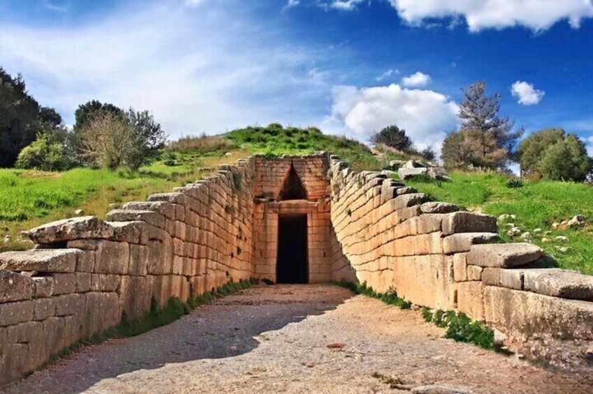 Day Tour From Athens: Mycenae and Ancient Corinth Trek