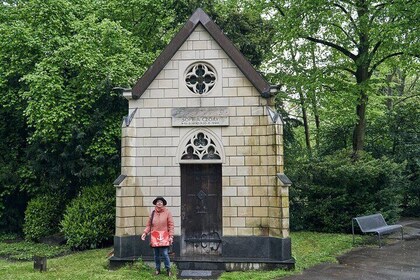 Guided tour with all senses in Melaten Cemetery