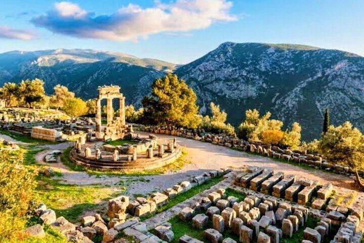 Thermopylae Delphi Private Tour for a Dive in History Depths