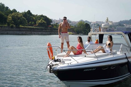 Oporto: Cruises Douro - River Private Yacht cruises