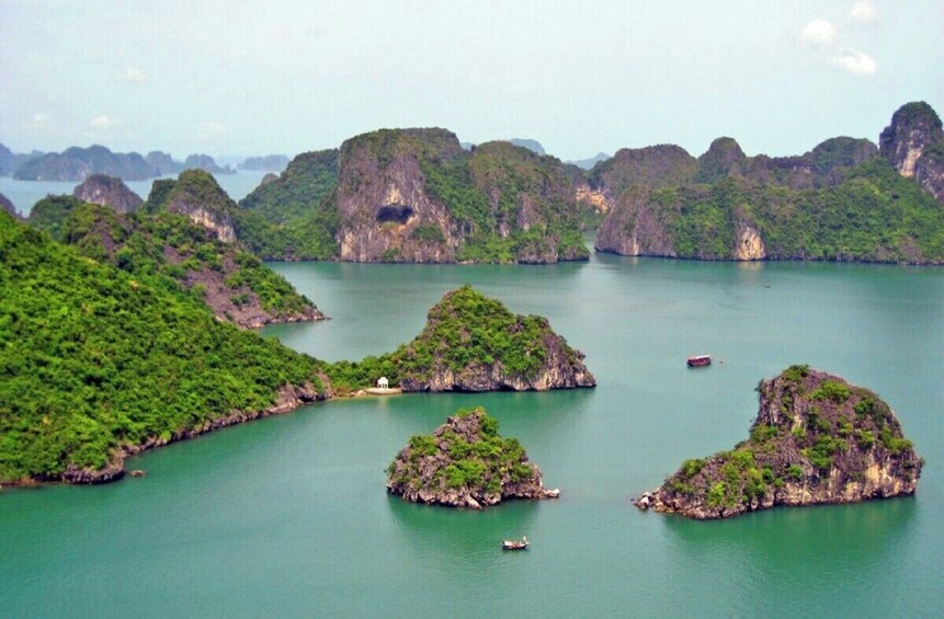 Full-Day Halong Bay Scenic Flight and Private 4-Hour Cruise Tour