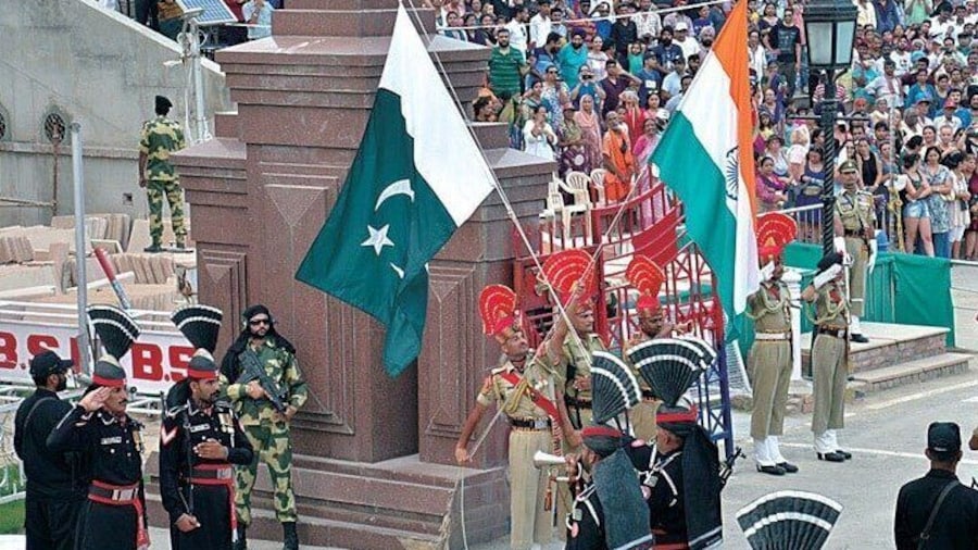 Ganda Singh Border Flag Ceremony 1-day Tour with Dinner