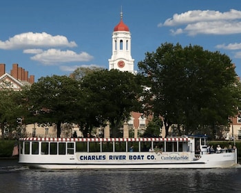 Boston: Charles River Sunset and Cocktail Cruise