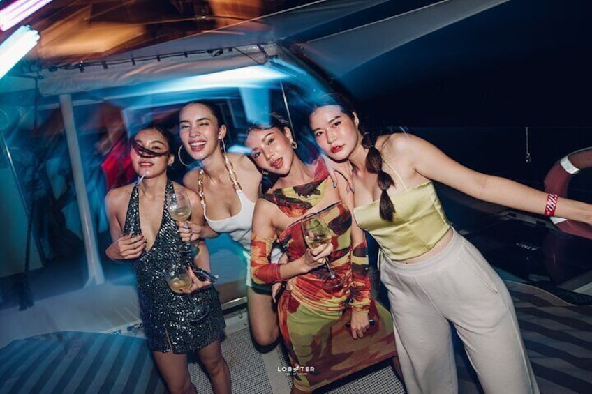 Lobster Yacht - Phuket Party On A Luxury Yacht