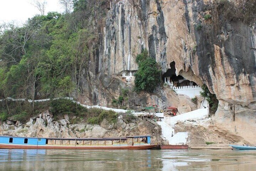 Luang Prabang's Beauty & Heritage in 1 Day - All-Inclusive Tour