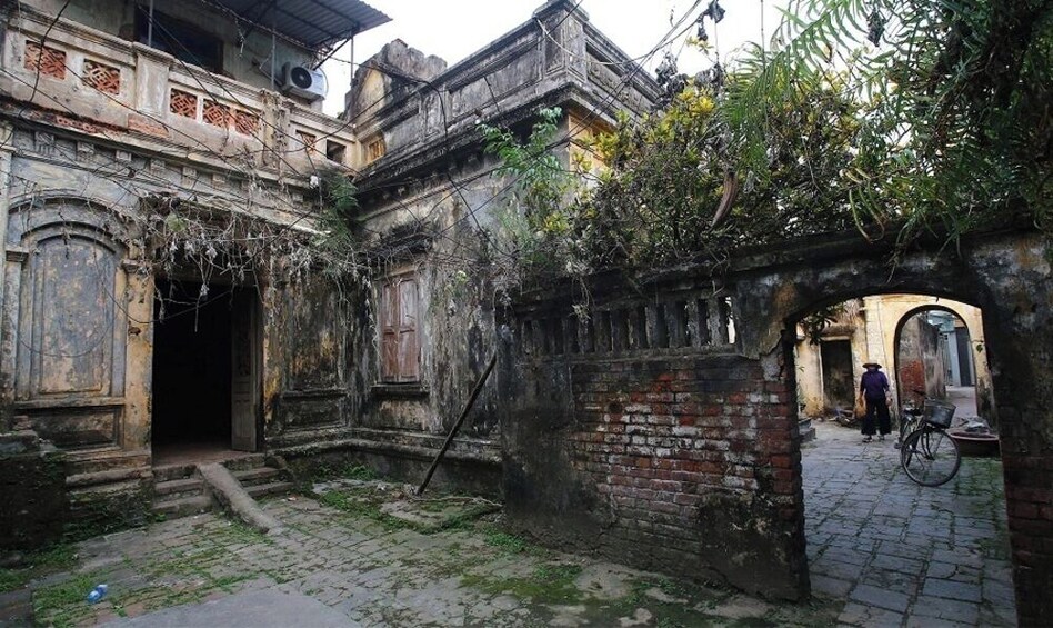 Hanoi Historical and Cultural Village Tour: Dong Ngac & Old Quarter