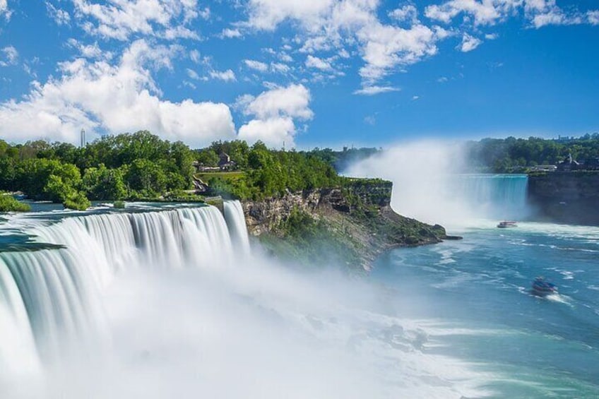 Niagara Falls and Downtown Toronto Canada Tour