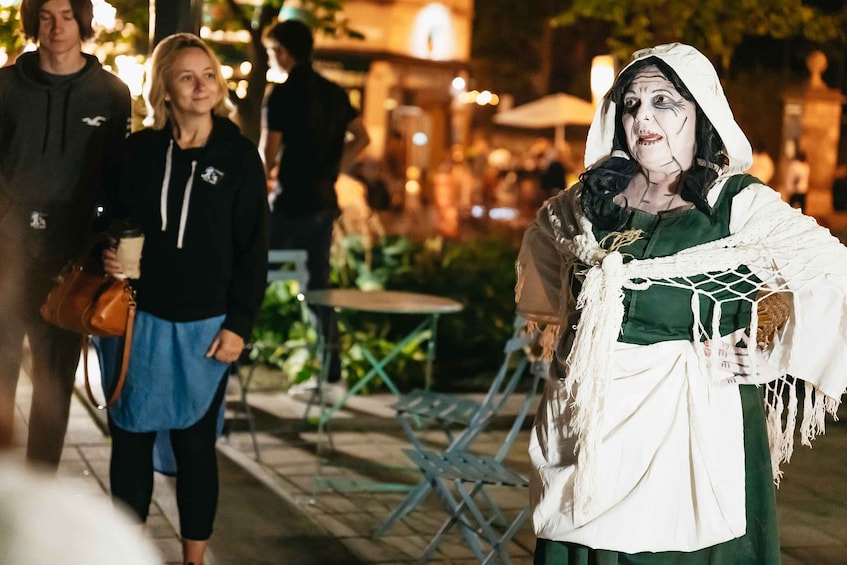 Picture 5 for Activity Quebec Interactive Street Theatre: "Crimes in New France"