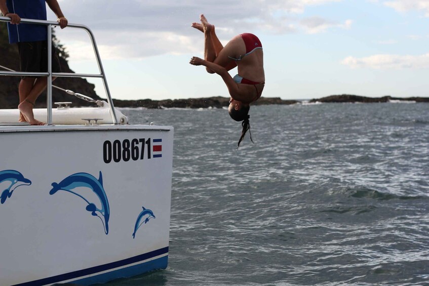 Picture 6 for Activity Tamarindo: Sunset Sailing Catamaran Cruise with Meal