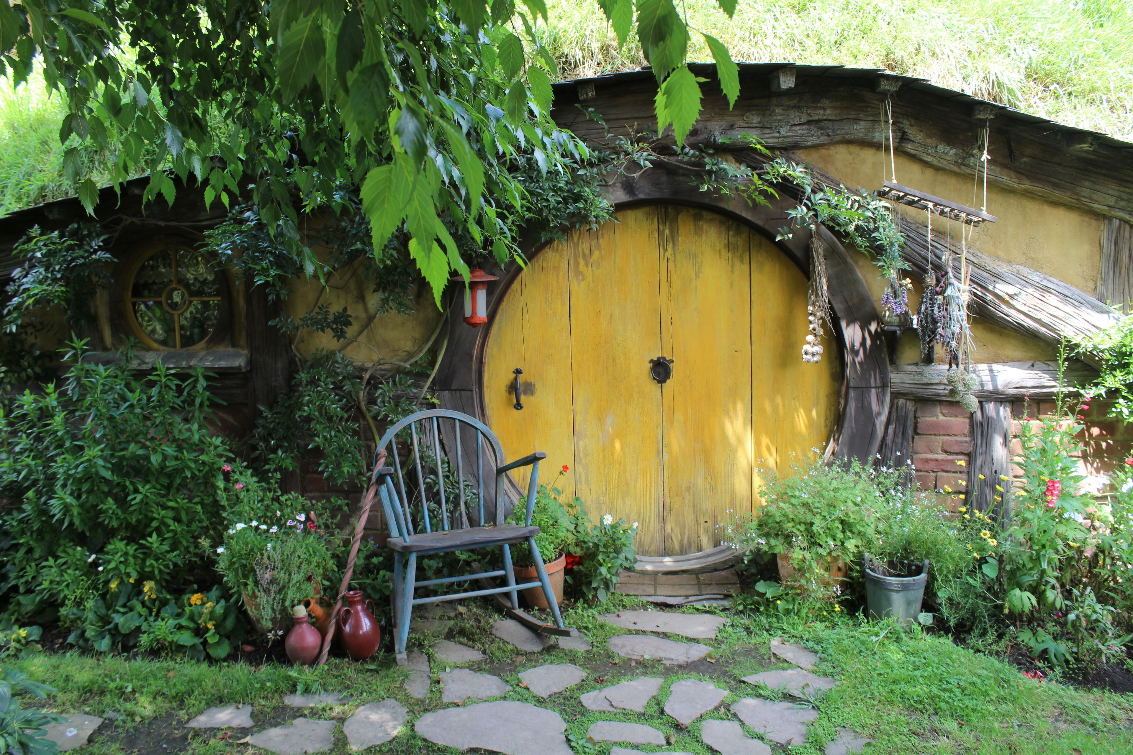 Hobbiton Movie Set, Rotorua & Waitomo Caves Tour