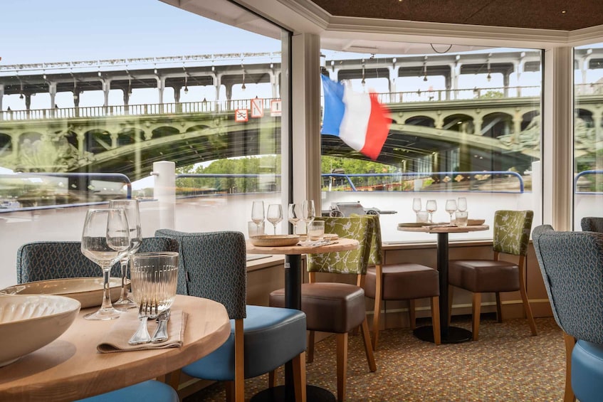 Picture 3 for Activity Paris: Seine River Cruise & Brunch with Panoramic View