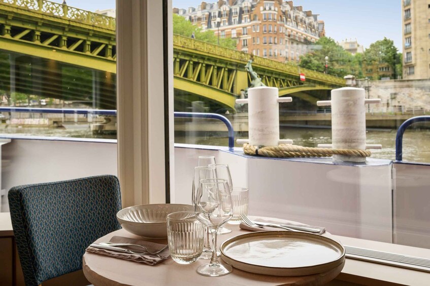 Picture 4 for Activity Paris: Seine River Cruise & Brunch with Panoramic View