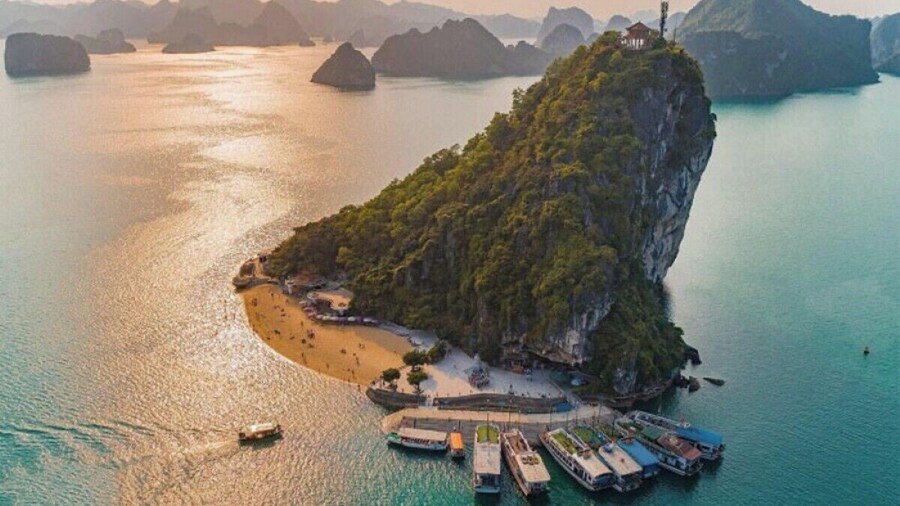 Explore Halong Bay & Discover Hanoi Rich Culture 2-Day Tour