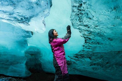 Reikiavik: Excursión en moto de nieve por el glaciar Langjökull con cueva d...
