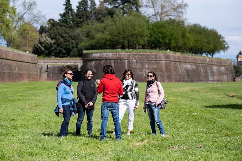 Picture 4 for Activity Lucca: Aperitivo Evening Food and Wine Tour