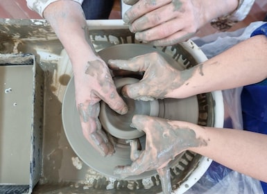 Vietri sul Mare: Ceramics workshop with the pottery lathe