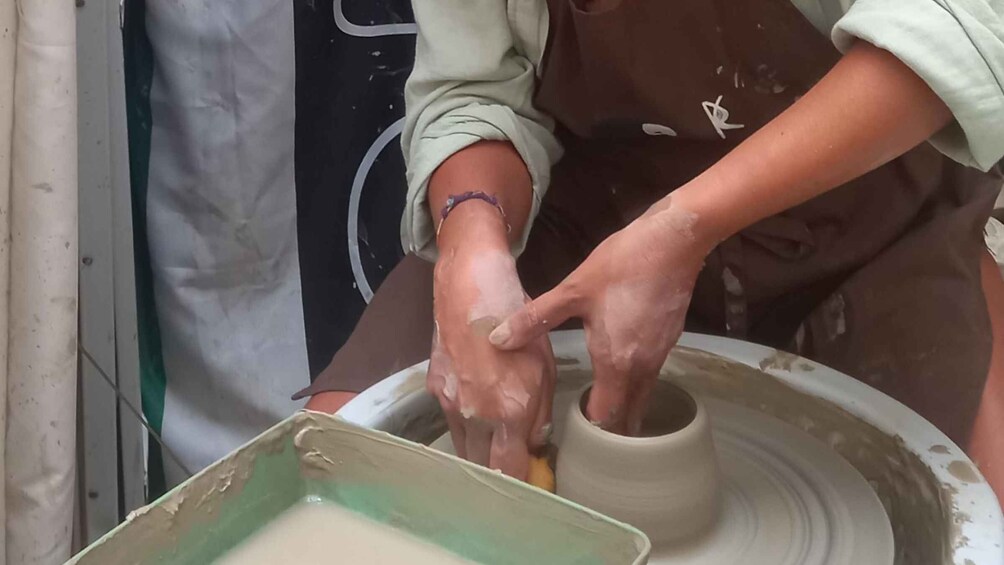 Picture 1 for Activity Vietri sul Mare: Ceramics workshop with the pottery lathe