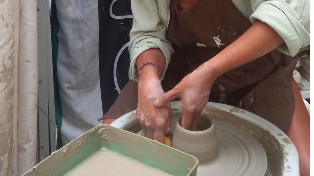 Picture 1 for Activity Vietri sul Mare: Ceramics workshop with the pottery lathe