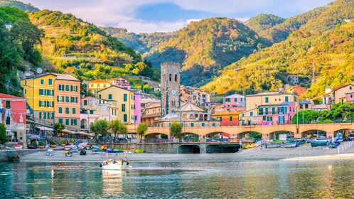 5 TERRE PRIVATE BOAT TOUR WITH SKIPPER