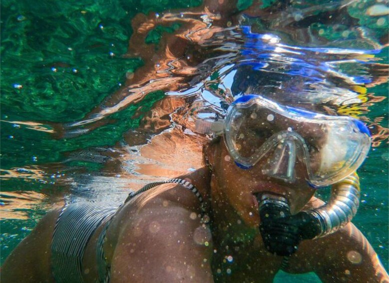 Villajoyosa: Excursión guiada en kayak con snorkel