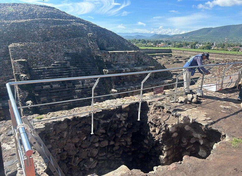 Picture 19 for Activity Teotihuacan Pyramids complete without shops or restaurants