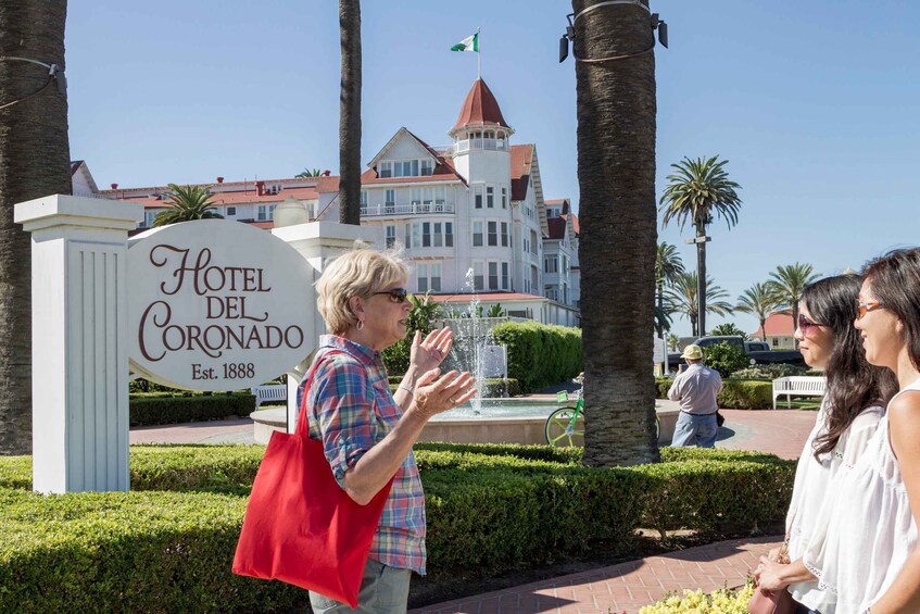 San Diego: Coronado Highlights Small Group Walking Tour