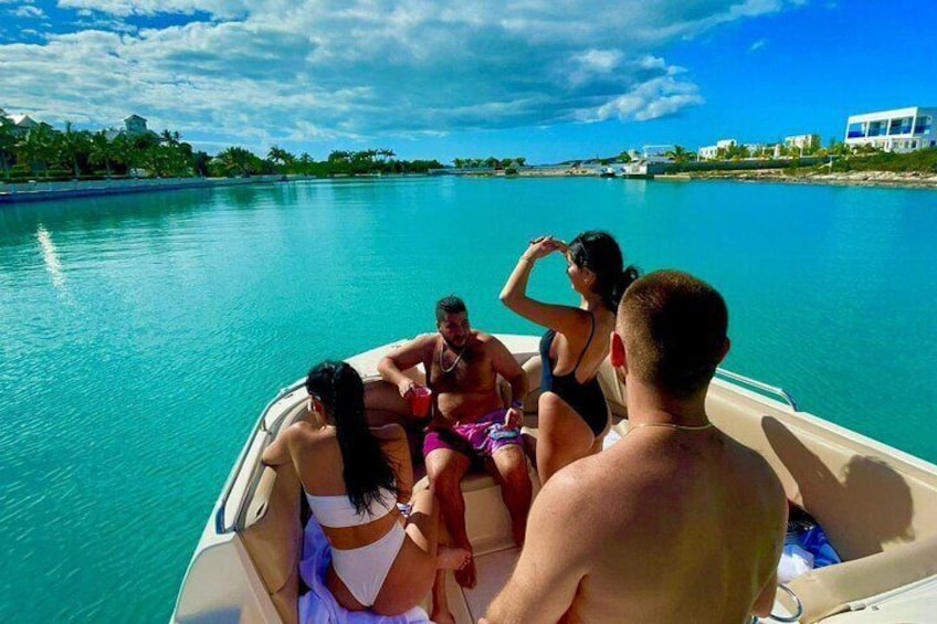  Private Half Day Charter Tour in Turks and Caicos 