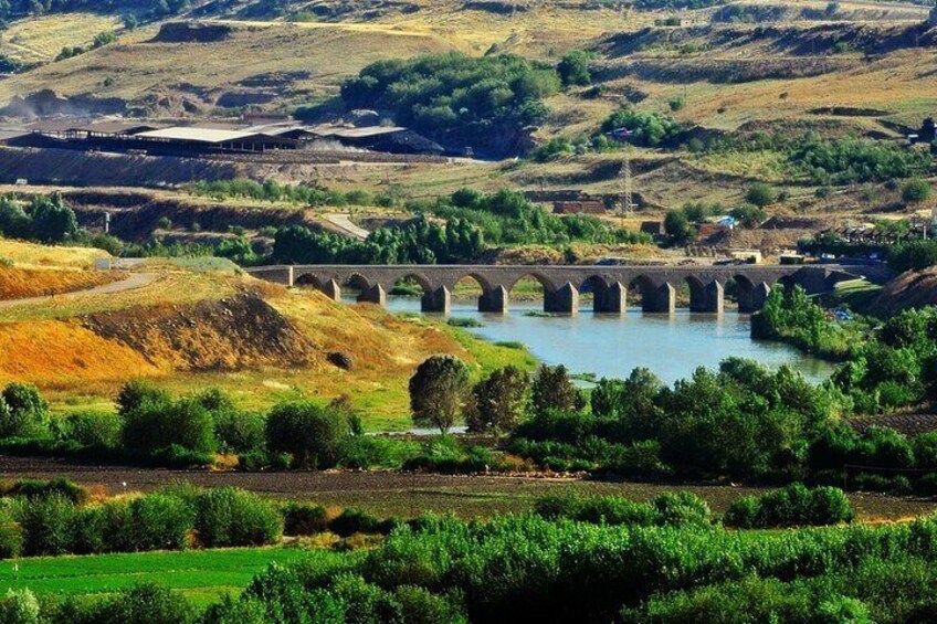 2 Day Private Tour on Rich History and Heritage of Diyarbakir 