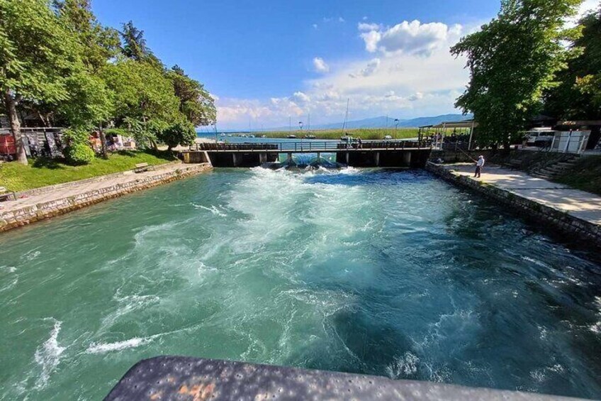 City trip Struga and Independent Vevchani from Ohrid.