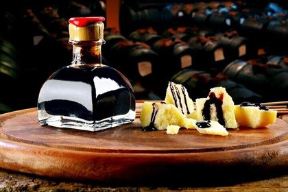 Modena: Visit and Gourmet Tasting of DOP and BIO Balsamic Vinegar