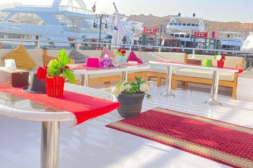 Dinner Cruise and Party Experience in Sharm El Sheikh