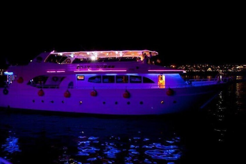 Dinner Cruise and Party Experience in Sharm El Sheikh