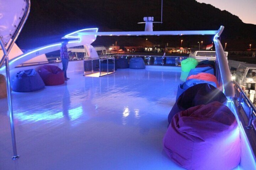 Dinner Cruise and Party Experience in Sharm El Sheikh