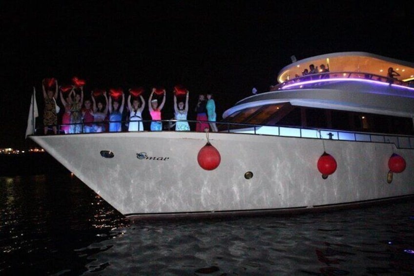 Dinner Cruise and Party Experience in Sharm El Sheikh