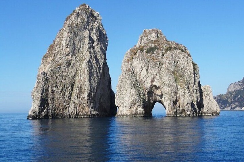 One day private tour by speedboat to Capri with lunch in Nerano