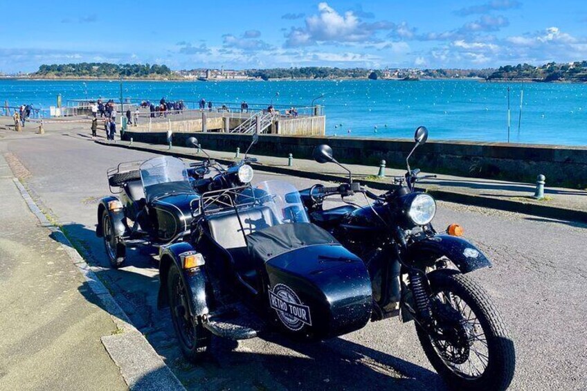 From Saint Malo to Cancale in a vintage sidecar