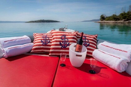 Private speedboat tour to Blue cave, Vis and Hvar