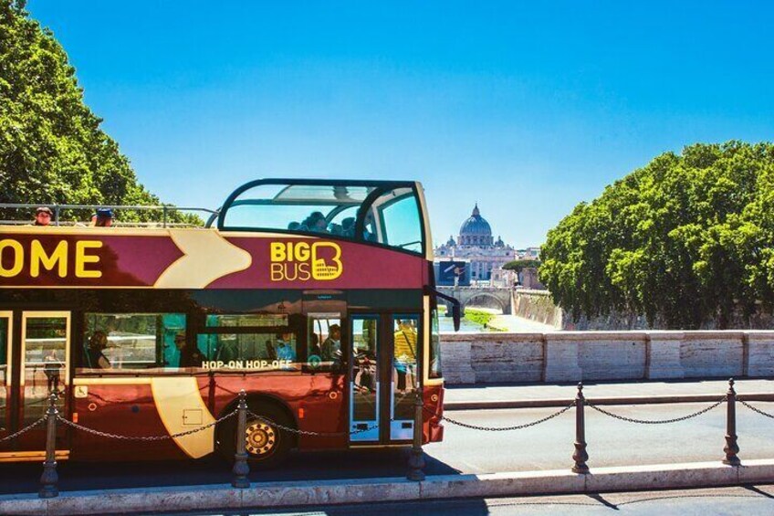 Hop-on Hop-off Tour in Rome with Shuttle to and from Rome Airports