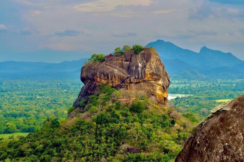 8 Days Discovery Roundtour Sri Lanka