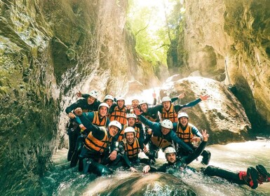 Von Interlaken aus: Lokaler Canyoning-Trip