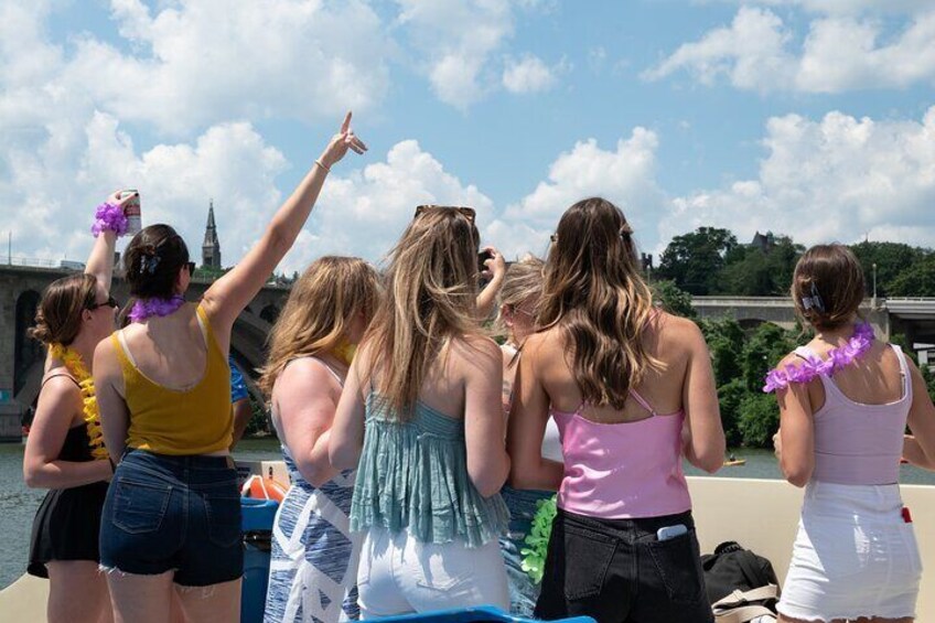 2 Hour Party Yacht Cruise in Potomac River